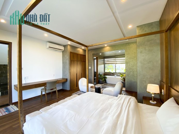 Bán khách sạn mới 9.5 tầng có hồ bơi. View  biển Mỹ Khê đường Đỗ Thế Chấp,Sơn Trà.