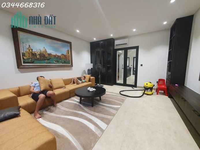 Bán nhà ngõ 68 Ngọc Thụy, 6 tầng thang máy, gara ô tô, 85m2 giá 14 tỷ