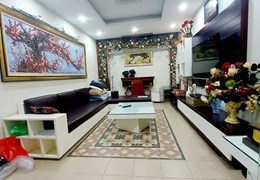 Bán nhà phố Nguyễn Thái Học, Ba Đình, OTO đỗ cổng, cách phố 5M 70m2, 6T giá 11 tỷ