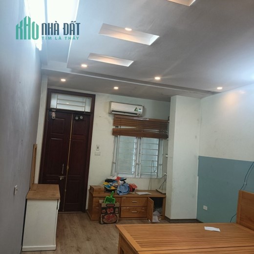 Bán nhà Hào Nam 40m2 4 tầng, 2 thoáng, gần oto, chỉ 4.25 tỷ