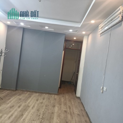 Bán nhà Hào Nam 40m2 4 tầng, 2 thoáng, gần oto, chỉ 4.25 tỷ