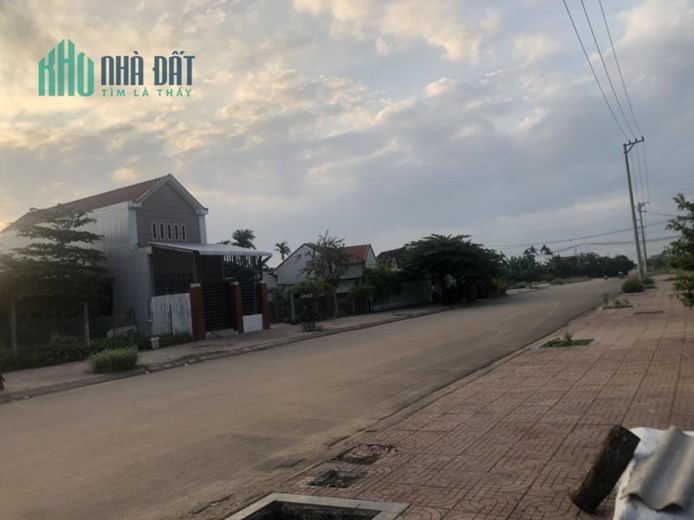 Cần Bán Nhanh 2 Lô Đất Mặt Tiền Vị Trí Siêu Đắc Địa Tại Huyện Mộ Đức, Tỉnh Quảng Ngãi.
