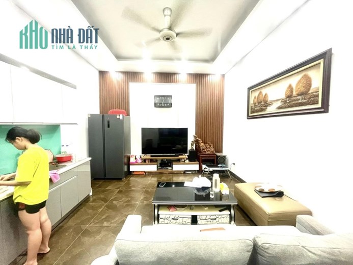 Bán nhà riêng ngay ngã 4 Lò Đúc - Căn góc 4 mặt thoáng - Cực Gần Phố -  55m2 x 5T x 5,8 Tỷ, về ở