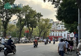 SIÊU HIẾM MP CẦU GỖ, HOÀN KIẾM, VỊ TRÍ VÀNG, HAI MẶT PHỐ 105M2*3 T, MT4.5M*HƠN 100 TỶ.