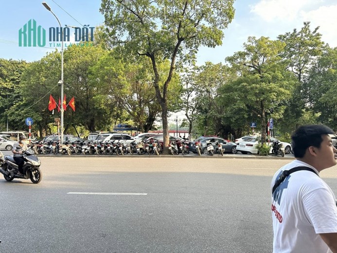 SIÊU HIẾM MP CẦU GỖ, HOÀN KIẾM, VỊ TRÍ VÀNG, HAI MẶT PHỐ 105M2*3 T, MT4.5M*HƠN 100 TỶ.
