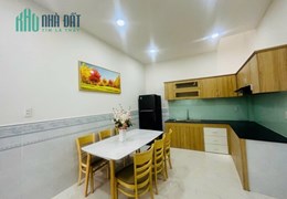 Cho thuê nhà sát công viên Gia định, 3 phòng full nội thất, 11 triệu rưỡi