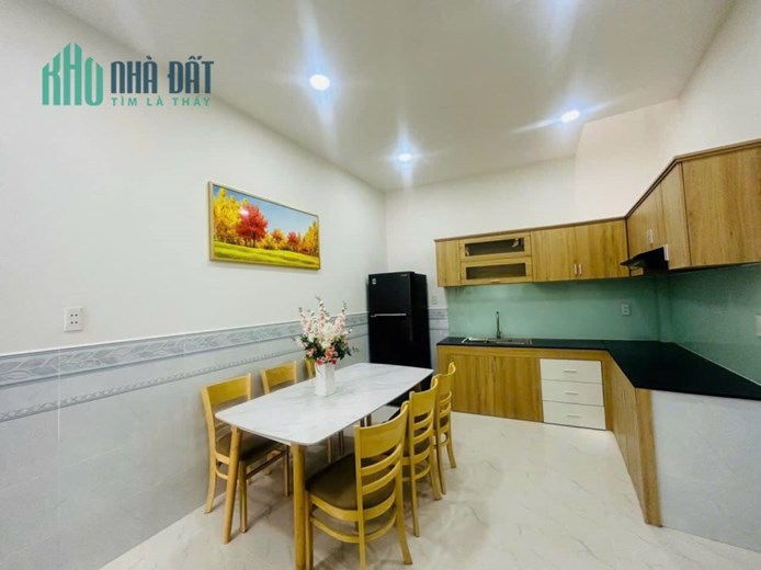 Cho thuê nhà sát công viên Gia định, 3 phòng full nội thất, 11 triệu rưỡi