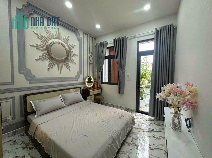 Cho thuê nhà sát công viên Gia định, 3 phòng full nội thất, 11 triệu rưỡi