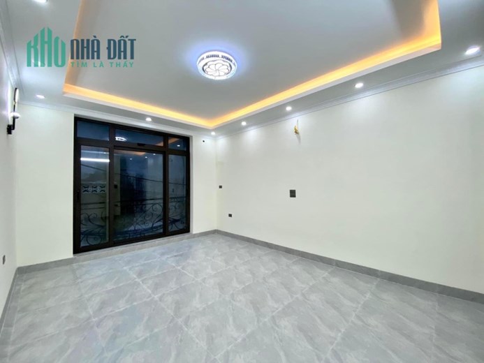 Nhà cực đẹp phố Tư Đình,DT 55M; MT 4M,cách 1 nhà ra ô tô tránh,ngõ nông.Nhỉnh 5 tỷ