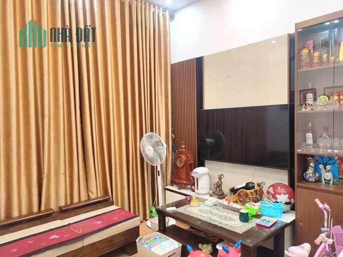 VỊ TRÍ ĐẸP- KINH DOANH ĐẮC ĐỊA- LÀM GÌ CŨNG RA TIỀN
MỘT MẶT PHỐ, MỘT MẶT NGÕ.