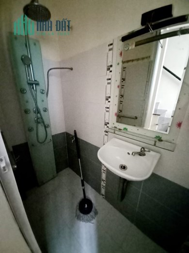 CHO THUÊ nhà nguyên căn 3 tầng Cách Mạng Tháng Tám Quận 10  – Giá thuê 12 triệu/tháng 3PN 3WC tiện