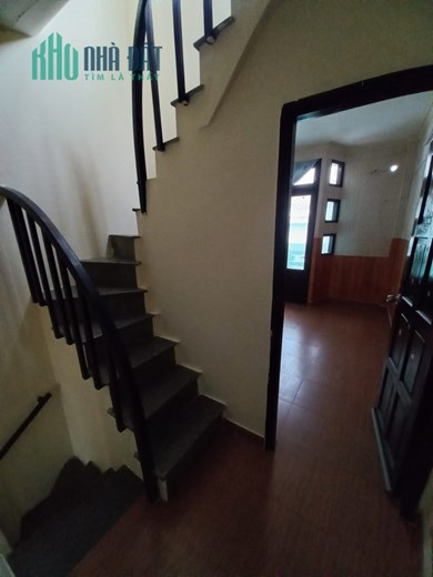CHO THUÊ nhà nguyên căn 3 tầng Cách Mạng Tháng Tám Quận 10  – Giá thuê 12 triệu/tháng 3PN 3WC tiện