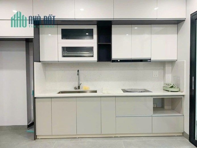 Bán gấp nhà Phố Phạm Huy Thông, Ba Đình 60m2 5 tầng MT 4,3m Ô tô, Thang máy, Gần hồ 10.8 tỷ