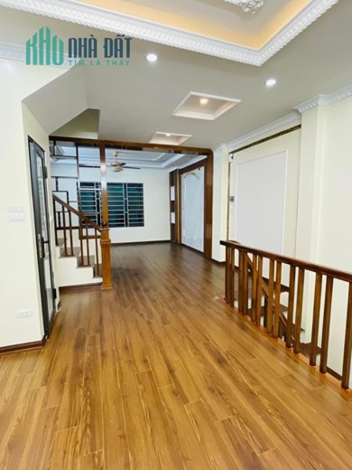 95m Mặt Tiền 5.1m Phố Lạc Long Quân. Lô Góc Ngõ Thông Tứ Tung Tiện Ích Ngập Tràn. Chủ Cần Bán Gấp