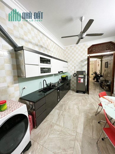 40m 5 Tầng 5.5 Tỷ Phố Văn Cao Ba Đình. Nhỏ Tiền Kinh Doanh Cực Đỉnh. Chủ Tự Xây Chắc Chắn. Chủ Mót