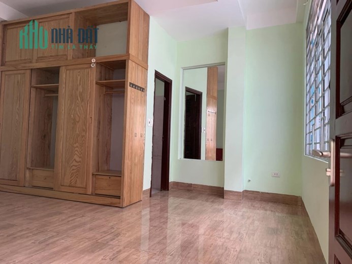 Bán nhà Giải Phóng, gần ĐH Kinh tế, 34m, 4T, ngõ to, nhà thoáng, chỉ 3.7 tỷ.