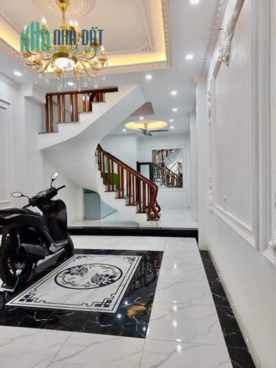 vài bước chân ra mặt phố - nhà hoàng quốc việt - diện tích 40 - giá 6 tỷ