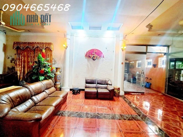 BÁN NHÀ MẶT PHỐ VÍP TÂY HỒ, HAI MẶT TIỀN, VỊ TRÍ TRUNG TÂM, GIÁ ĐẦU TƯ.