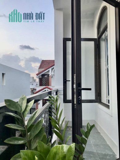 SẬP HẦM - LÔ GÓC MỸ ĐA ĐÔNG 7 - 9 PHÒNG CHO THUÊ