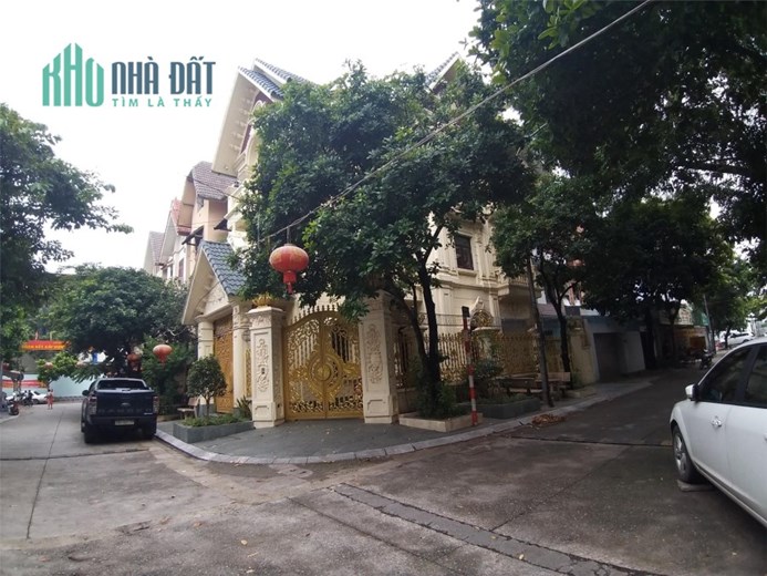 Cho thuê biệt thự lô góc 10 ô tô đỗ cửa, 225m2, 4 tầng khu đô thị Mễ Trì Hạ