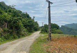 chủ cần tiền bán nhanh lô đất bám hồ hoà bình, cách thành phố chỉ 1km giá cực rẻ