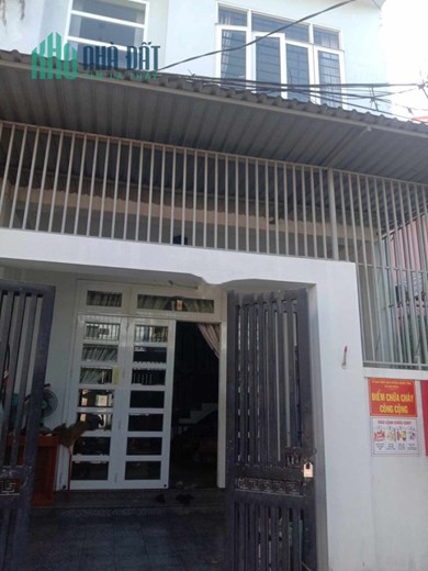 BÁN GẤP NHÀ 3 TẦNG TÂM HUYẾT VỪA MỚI XÂY DỰNG RẤT KIÊN CỐ VÀ ĐẦY ĐỦ TIỆN NGHI.