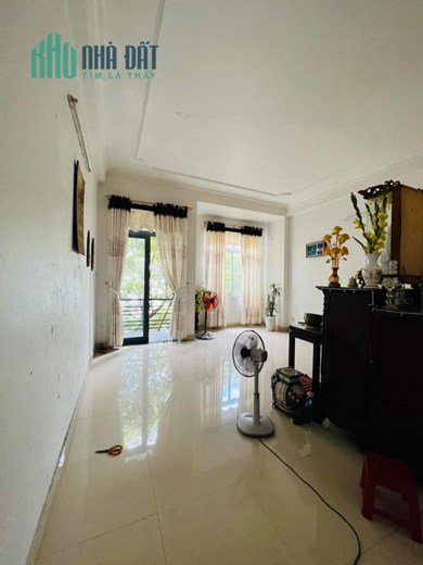 Bán nhà 4 tầng MT Cù Chính Lan, Thanh Khê, Đà Nẵng