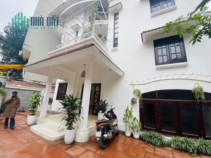 Biệt thự Tô Ngọc Vân, Tây Hồ, lô góc, 200m2 x 4 tầng, Mt 15m. hạ chào 12,1 tỷ. giá mới 65.9 tỷ.
