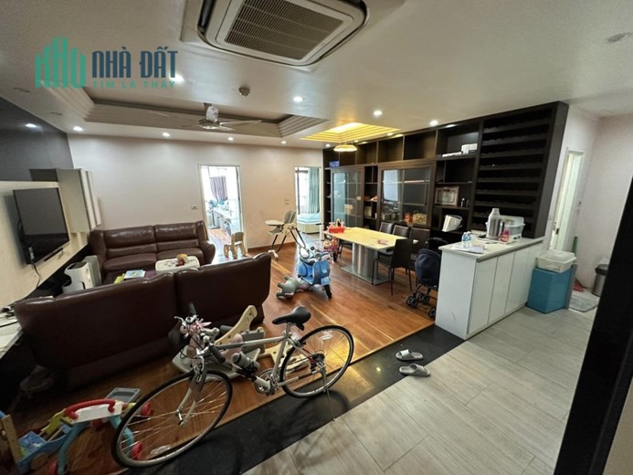 Bán Căn Cung Cư Tòa Eurowindow Multi Complex 27 Trần Duy Hưng 97m2