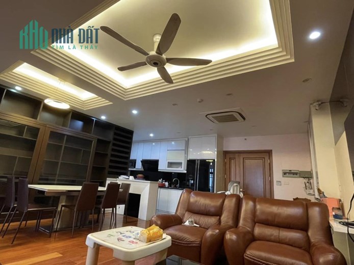 Bán Căn Cung Cư Tòa Eurowindow Multi Complex 27 Trần Duy Hưng 97m2