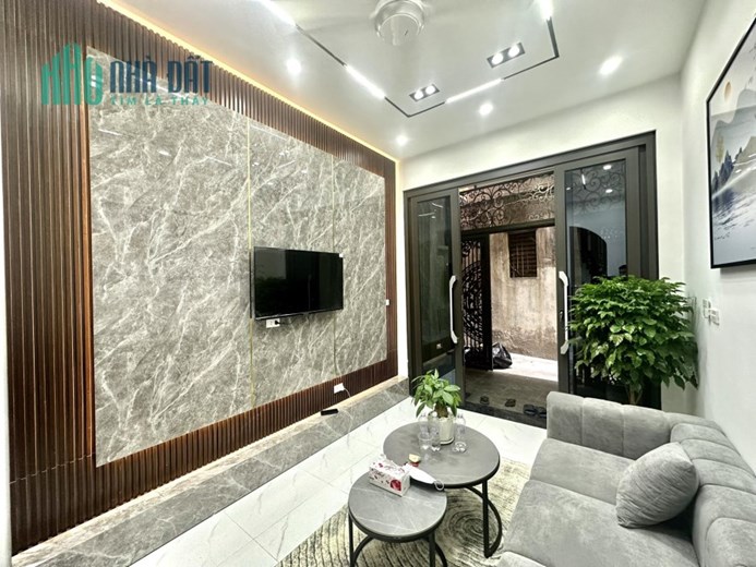 NHÀ ĐẸP PHỐ QUAN NHÂN - 30M2 X 5 TẦNG - ĐẦY ĐỦ NỘI THẤT MỚI - CHỈ HƠN 3 TỶ