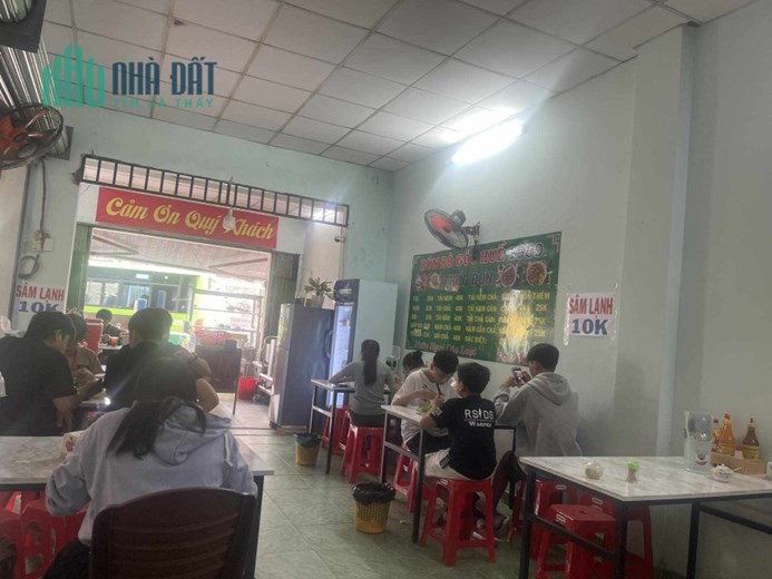 Cần sang gấp mb gốc 2 mt cùng toàn bộ dụng cụ bán bún bò