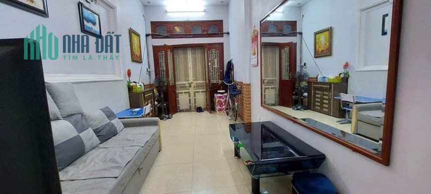 Bán gấp nhà ngõ Phương Mai giá 4,8 tỷ, 45mx6T, Xe máy tránh nhau