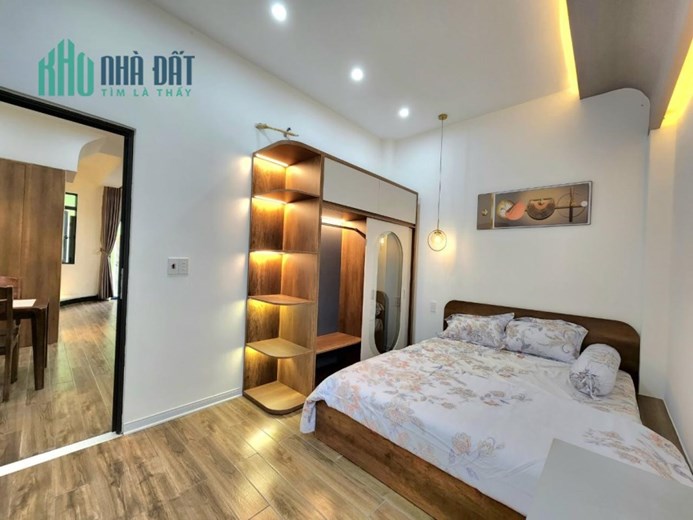 Giảm Giá bán gấp trong tuần 6 tỷ xuống 4.8 tỷ Phan Xích Long 42m2 4 tầng