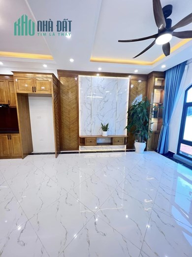 Nhà minh khai 50m2 * 5 Tầng Thang máy giá 5.5 Tỷ