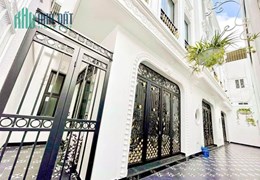 Bán nhà xây mới tinh phố Đông Khê, 45m 4 tầng full nôi thất GIÁ 3.69 tỉ ngõ nông