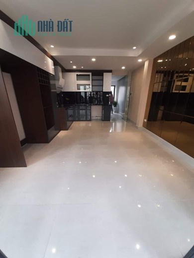 Bán tòa căn hộ 222m2 phố Hồng Hà, Hoàn Kiếm 35 căn hộ Thang máy Nhập Dòng tiền 2 tỷ/năm Giá 25.4 tỷ