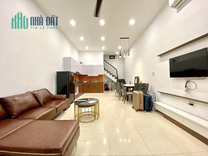Bán tòa căn hộ 224m2 phố Hồng Hà, Hoàn Kiếm 35 phòng Thang máy Dòng tiền 2 tỷ/năm Giá 25.3 tỷ