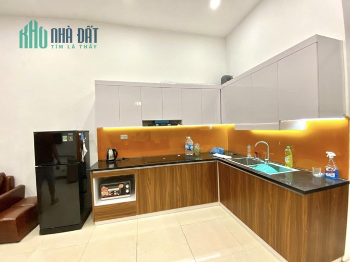 Bán tòa nhà 222m2 phố Hồng Hà, Hoàn Kiếm 35 phòng Thang máy Dòng tiền 10%/năm Giá 25.4 tỷ