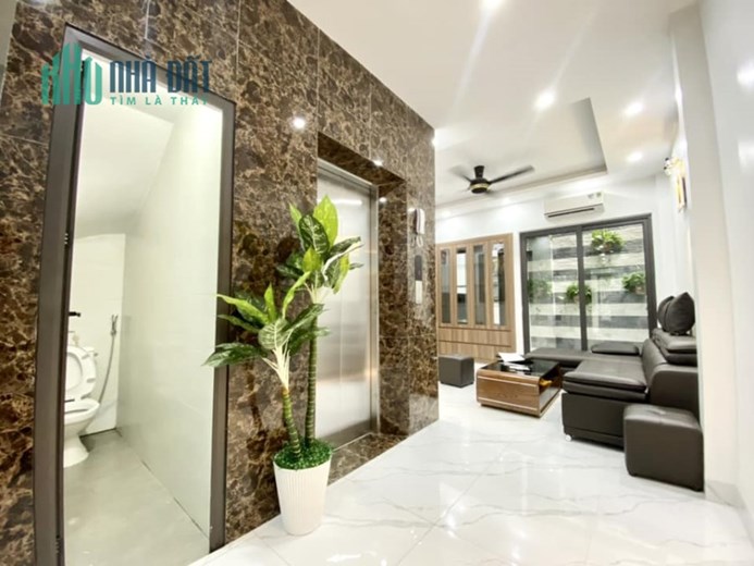 Bán Apartment 93m2 phố Âu Cơ, Tây Hồ 10 tầng Thang máy Dòng tiền 10%/năm Giá 20.5 tỷ