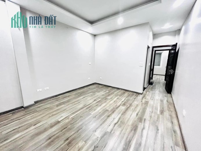 Bán nhà Tô Vĩnh Diện Thanh Xuân Hà Nội giá rẻ 6 tỷ 56 diện tích 39m2 ,ô tô