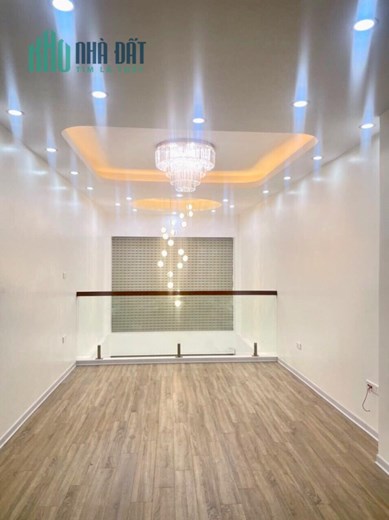 Bán tòa căn hộ 224m2 phố Hồng Hà, Hoàn Kiếm 35 phòng Thang máy Nhập Dòng tiền 2 tỷ/năm Giá 25.5 tỷ