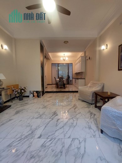 Bán tòa căn hộ 94m2 phố Âu Cơ, Tây Hồ 10 tầng Thang máy Nhập Dòng tiền 2 tỷ/năm Giá 20.5 tỷ
