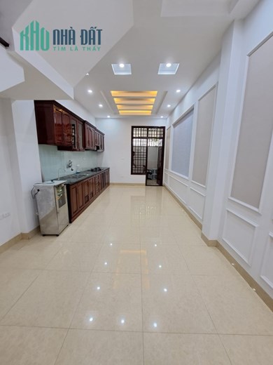 Bán nhà Hoàng Văn Thái phân lô ô tô đỗ,  lô góc 2 thoáng, kinh doanh, giá cực hiếm chỉ 5.3 tỷ.
