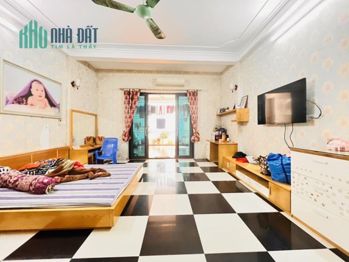 Bán nhà cạnh TH Ngọc Lâm, Oto chạy qua, 65 m2 , giá đẩu tư 4.1 tỷ