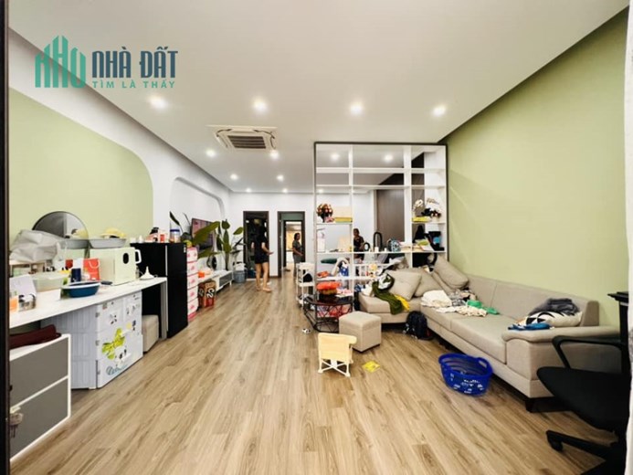 Bán nhà cạnh TH Ngọc Lâm, Oto chạy qua, 65 m2 , giá đẩu tư 4.1 tỷ