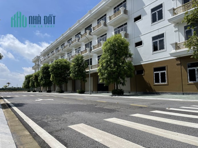 NGOẠI GIAO, GIẢM 1 TỶ. NHÀ PHỐ 4 TẦNG. SANG TÊN SỔ NGAY - HOTLINE: 0966343969