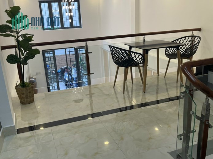 Cần bán rẻ nhà xinh 4.2 x 24m 1 trệt 3 lầu trung tâm Q10 TP.Hồ Chí Minh