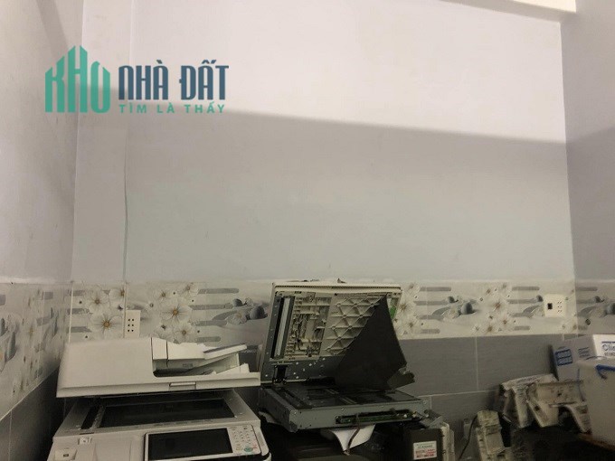 Bán nhà HXH hạ chào 900 tr, CMT8, P5, Tân Bình, 57m2, 2 tầng, giá rẻ.