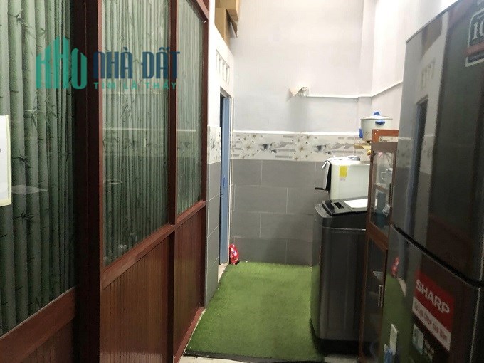 Bán nhà HXH hạ chào 900 tr, CMT8, P5, Tân Bình, 57m2, 2 tầng, giá rẻ.